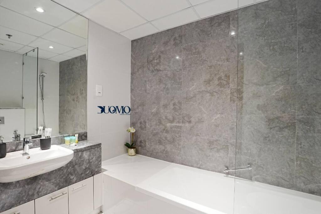 Myduomo- 2br Near Downtown, With & Pool Views-1109 Apartment Dubai